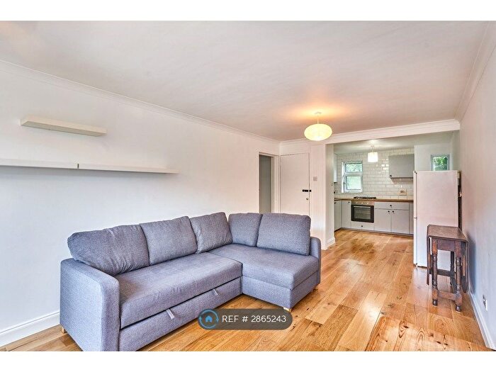 1 Bedroom Flat To Rent In Raynes Park, London, SW20