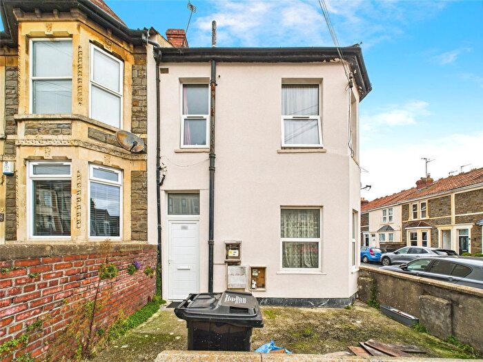 1 Bedroom Flat For Sale In Montrose Park, Bristol, BS4