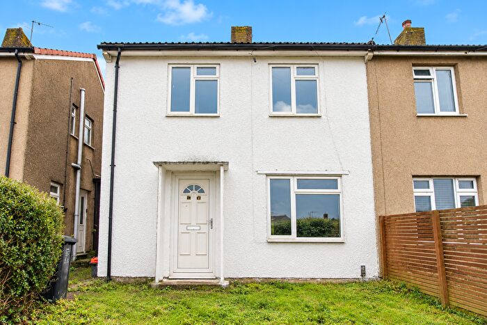3 Bedroom Semi-Detached House For Sale In Staplefield Drive, Brighton, BN2