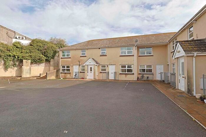 2 Bedroom Flat For Sale In Castor Road, Brixham, TQ5