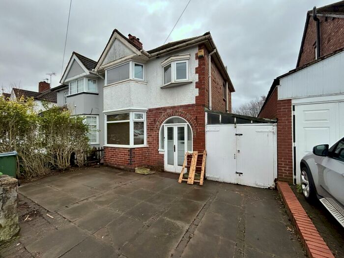 3 Bedroom House To Rent In Hugh Road, Smethwick, B67