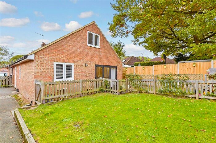 5 Bedroom Chalet For Sale In Grange Crescent, St. Michaels, Tenterden, Kent, TN30