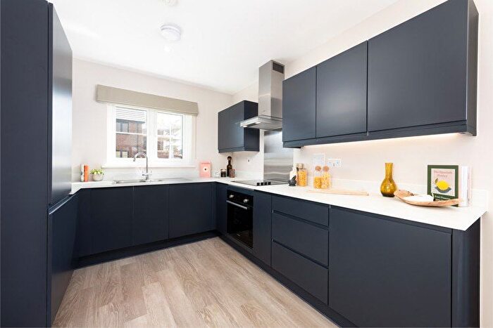 1 Bedroom Flat For Sale In So Resi Finchampstead, RG40