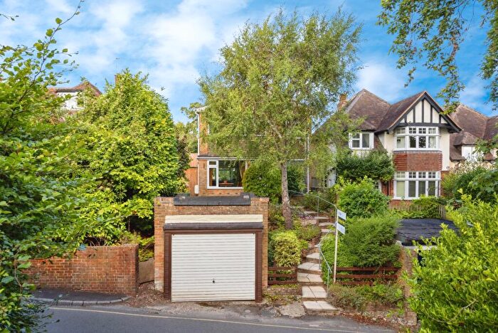 3 Bedroom Detached House For Sale In The Mount, Guildford, Surrey, GU2
