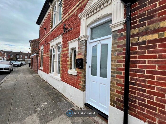1 Bedroom Flat To Rent In Warren Avenue, Portsmouth, PO4