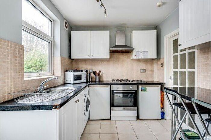 4 Bedroom Property To Rent In Donnington Bridge Road, Oxford, OX4