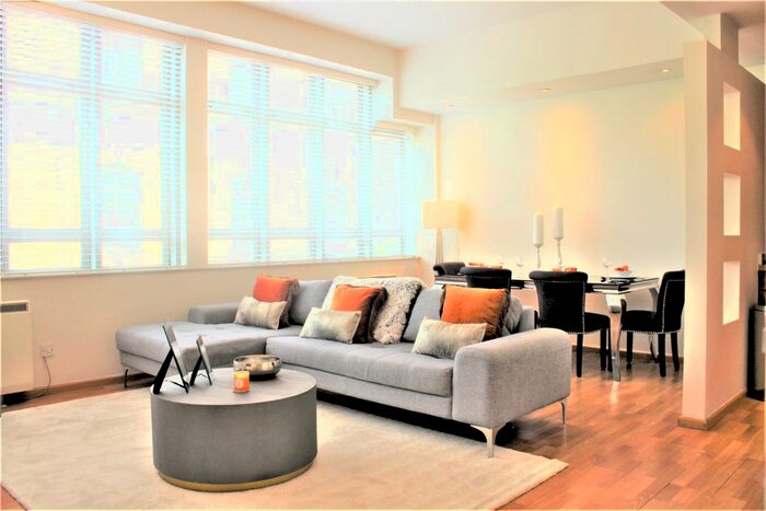 1 Bedroom Flat To Rent In Lawrence House, City Road, Clerkenwell, London, EC1V