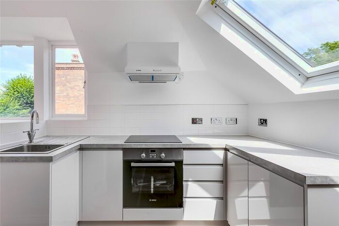 2 Bedroom Flat To Rent In Acton Lane, London, W4