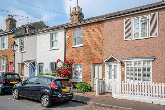 2 Bedroom Detached House For Sale In Albert Road, Richmond, TW10