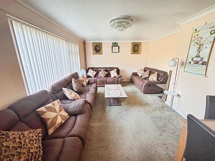 4 Bedroom Detached House For Sale In Walcot Walk, Peterborough, PE3
