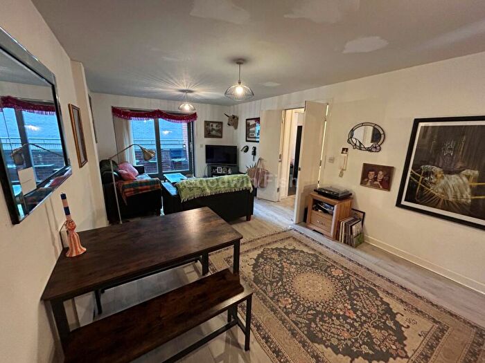 2 Bedroom Apartment To Rent In River Street, Manchester, M1