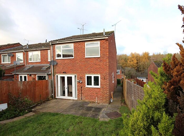 3 Bedroom End Of Terrace House For Sale In Knaves Hill, Linslade, Leighton Buzzard, Bedfordshire, LU7