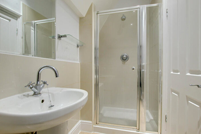 1 Bedroom Flat To Rent In High Street (), Penge, SE20