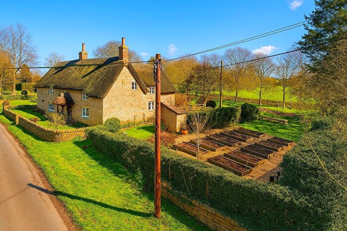 4 Bedroom Detached House For Sale In South Barrow, Yeovil, Somerset, BA22