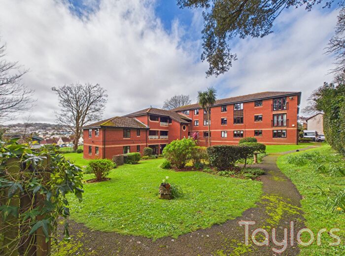 2 Bedroom Flat For Sale In Oldway Road, Paignton, TQ3