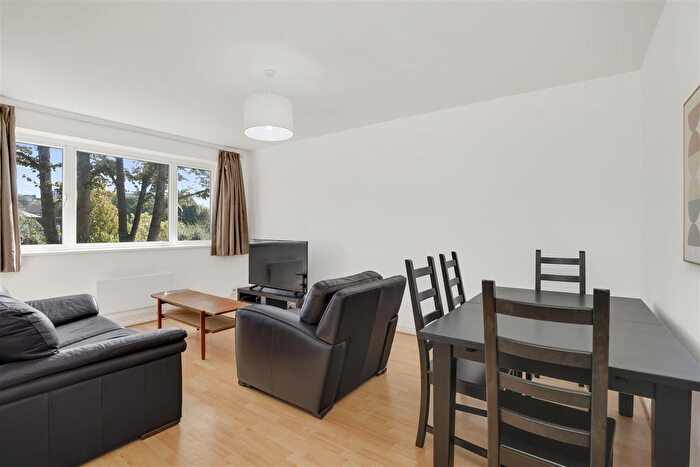 2 Bedroom Flat To Rent In Fairfax Road, London, NW6