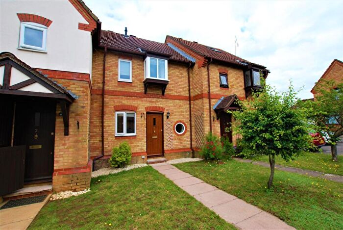 2 Bedroom Terraced House To Rent In Cotts Wood Drive, Guildford, Surrey, GU4