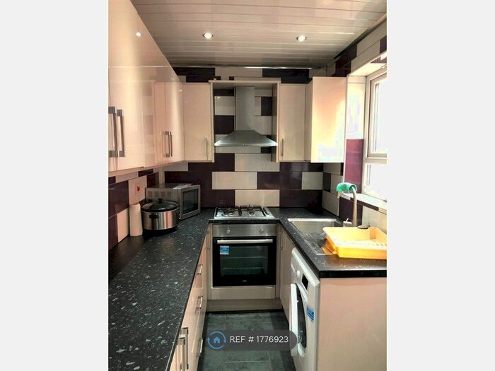 3 Bedroom Terraced House To Rent In Grasmere Street, Leicester, LE2