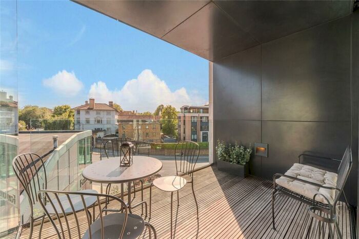 3 Bedroom Flat To Rent In Latitude House, Oval Road, Primrose Hill, London, NW1