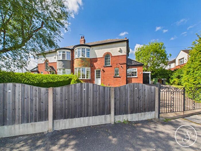 3 Bedroom Semi-Detached House For Sale In Broadway, Leeds, LS15