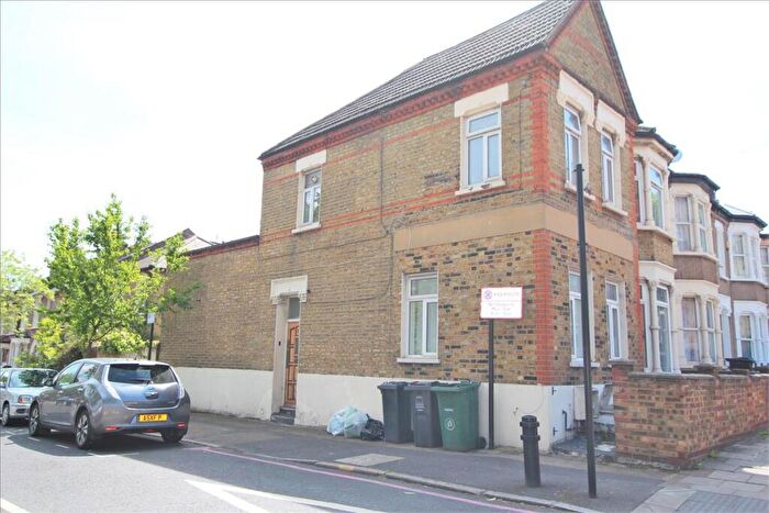 4 Bedroom House To Rent In Kenworthy Road, Hackney, London, E9