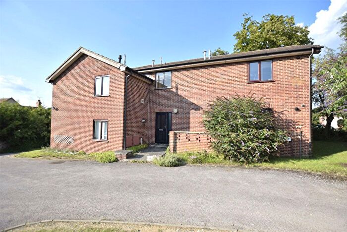 1 Bedroom Flat For Sale In Vivienne Court, Peat Moors, Headington, Oxford, OX3