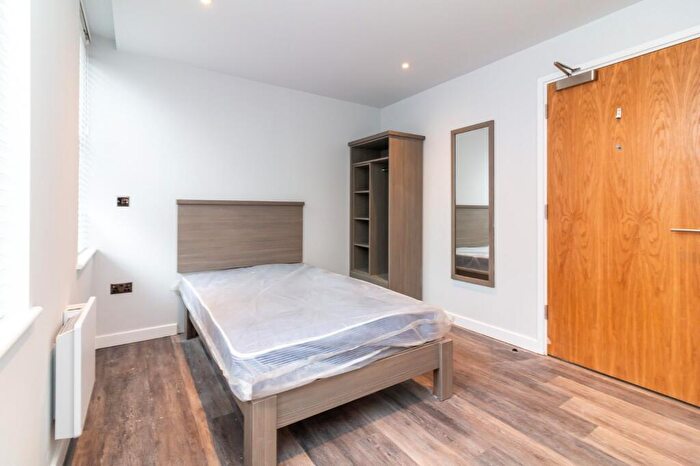 1 Bedroom Flat To Rent In Howard Street, Nottingham, Nottinghamshire, NG1