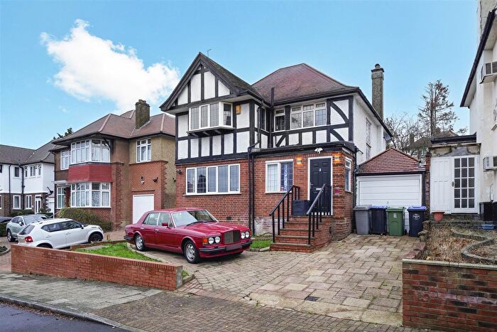 4 Bedroom Detached House For Sale In The Crossways, Wembley, HA9