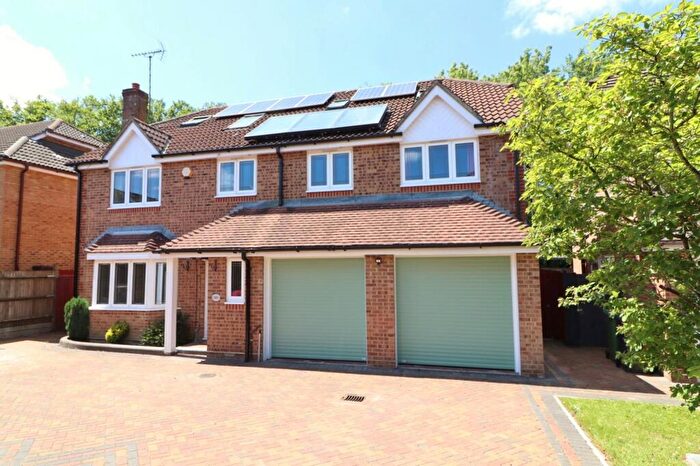 6 Bedroom Detached House For Sale In Britannia Gardens, Hedge End, SO30