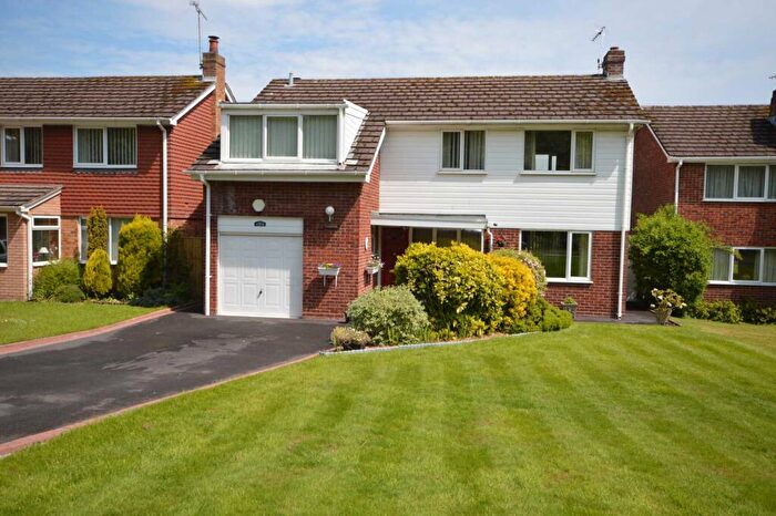 4 Bedroom Detached House For Sale In Blakeley Road, Raby Mere, CH63