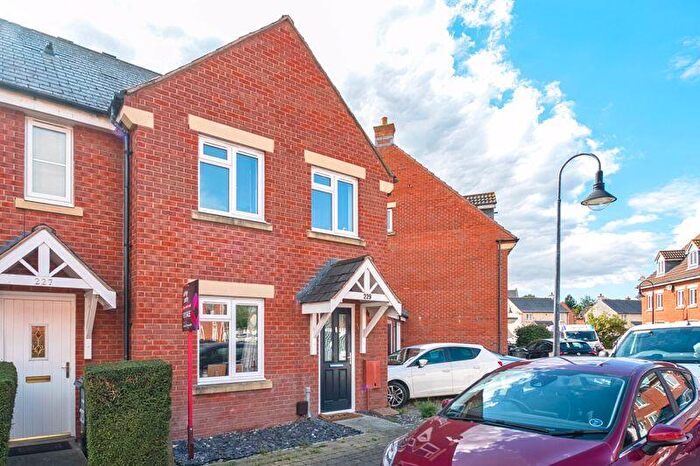3 Bedroom End Of Terrace House For Sale In Longridge Way, Weston Village - Stylish Updated Home, BS24