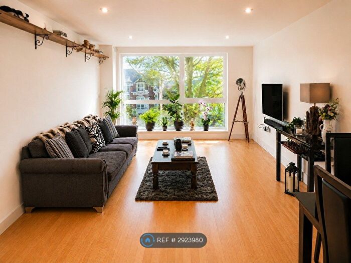1 Bedroom Flat To Rent In Chiswick High Road, London, W4