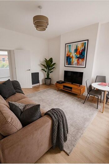 3 Bedroom Flat To Rent In Loughborough Road, West Bridgford, NG2