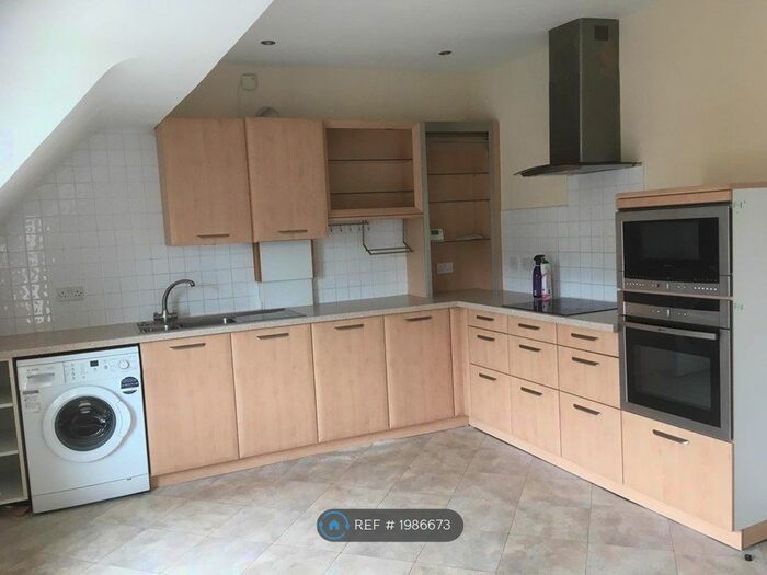 2 Bedroom Flat To Rent In Banks Road, West Kirby, Wirral, CH48