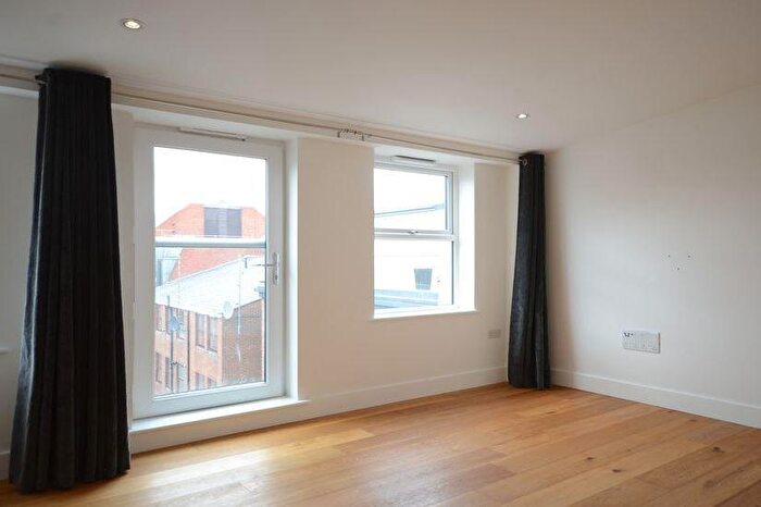 1 Bedroom Flat To Rent In Upper Charles Street, Camberley, GU15