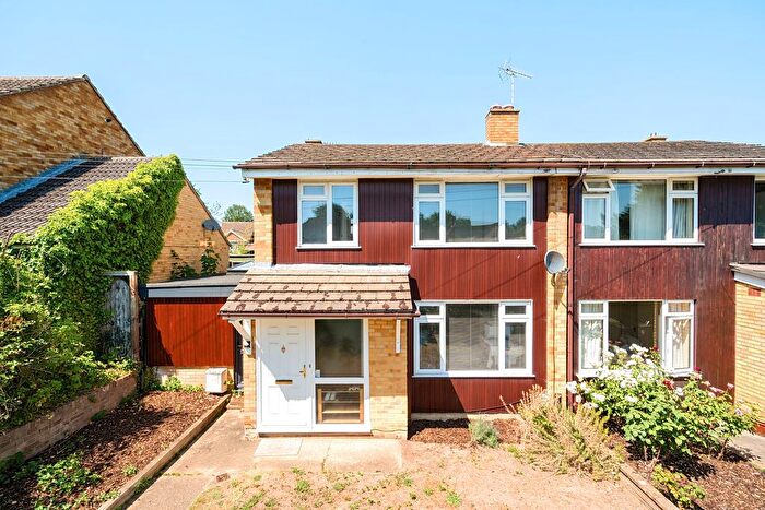 4 Bedroom Semi-Detached House For Sale In Engliff Lane, Pyrford, GU22