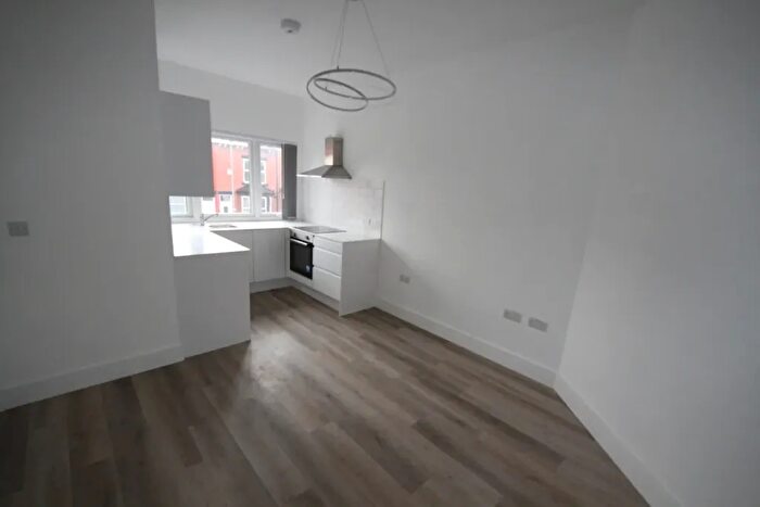 1 Bedroom Flat To Rent In Tempest Road, Leeds, LS11