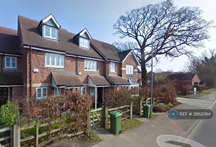 2 Bedroom Terraced House To Rent In Keephatch Road, Wokingham, RG40