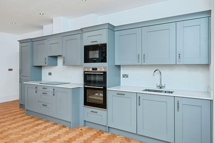 2 Bedroom Flat For Sale In Ferma Lane, Great Barrow, Chester, CH3