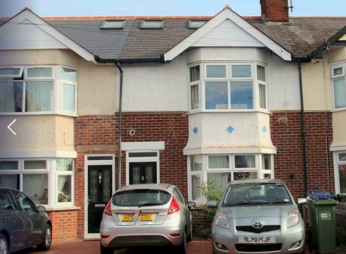 5 Bedroom Semi-Detached House To Rent In Cricket Road, Cowley Road, OX4