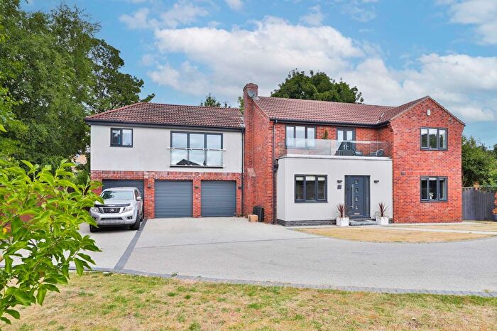 5 Bedroom Detached House For Sale In The Coachings, Cliff Road, Hessle, HU13