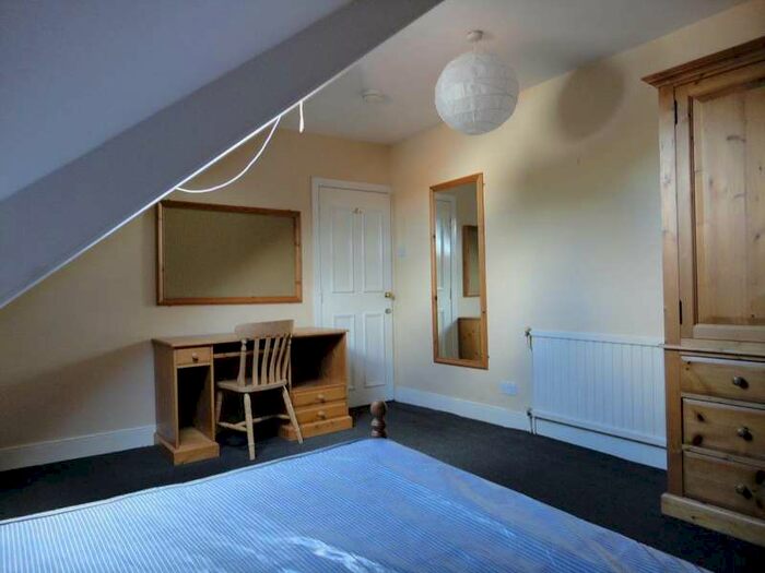 5 Bedroom Maisonette Flat To Rent In Helmsley Road, Newcastle Upon Tyne, NE2