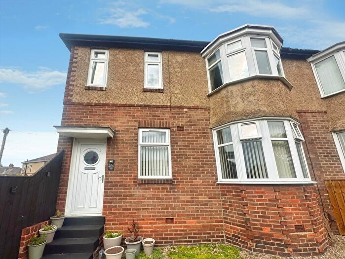 2 Bedroom Flat For Sale In Whickham View, Denton Burn, Newcastle Upon Tyne, NE15