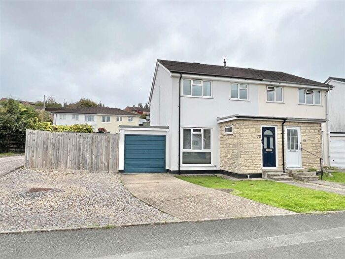 3 Bedroom Semi Detached House For Sale In Willhayes Park, Axminster, EX13