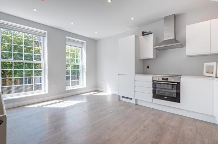 2 Bedroom Flat To Rent In Hill Road, Sutton, SM1