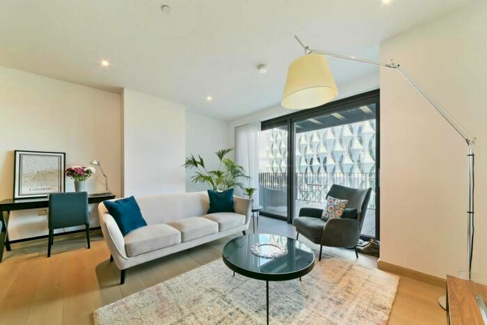 2 Bedroom Flat To Rent In Viaduct Gardens, Nine Elms, SW11