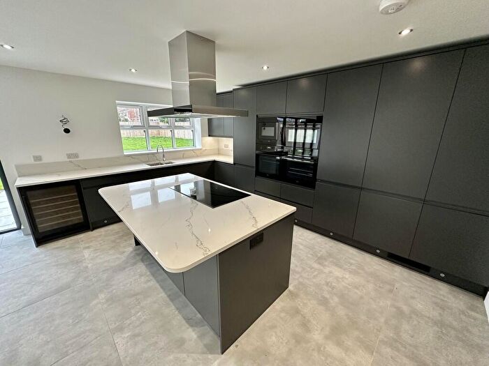 6 Bedroom Detached House For Sale In Whiphill Lane, Armthorpe, Doncaster, DN3