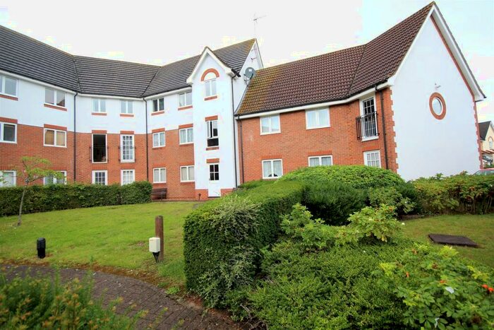 2 Bedroom Apartment To Rent In Hartigan Place, Woodley, Reading, RG5
