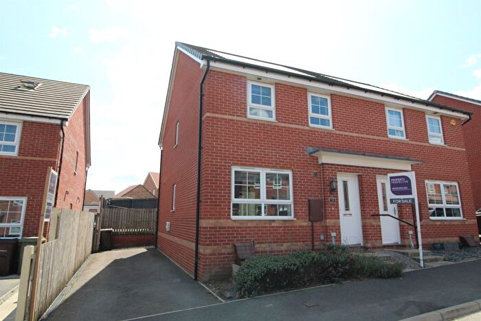 3 Bedroom Semi-detached House For Sale In Monckton Road, WF8