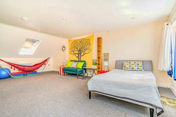 2 Bedroom Apartment To Rent In Pool Road, Leicester, LE3